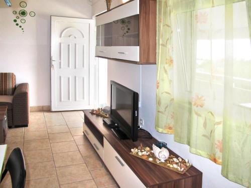 Apartment Haus Mira (vir121)
