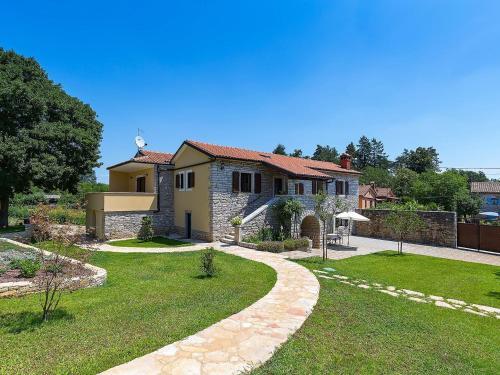 Spacious Villa Sany With Private Pool