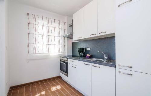 Two-bedroom Apartment In Pakostane