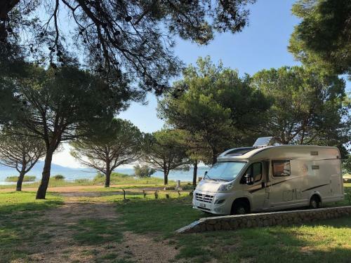 Camping Vransko Jezero - Crkvine