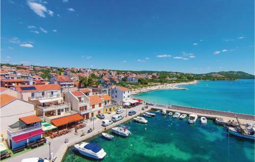 Three-bedroom Holiday Home In Pakostane