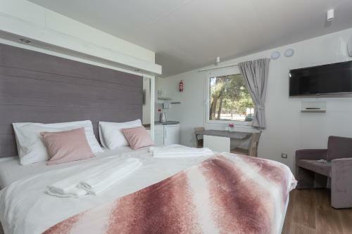 Camp Vransko Lake Crkvine - Mobile Homes