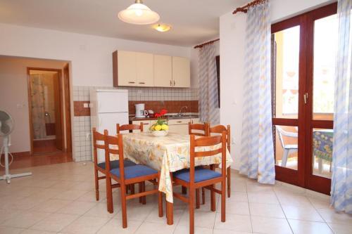 Apartments By The Sea Pag - 6526