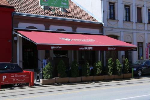 Hostal Triple Room Osijek 15994c