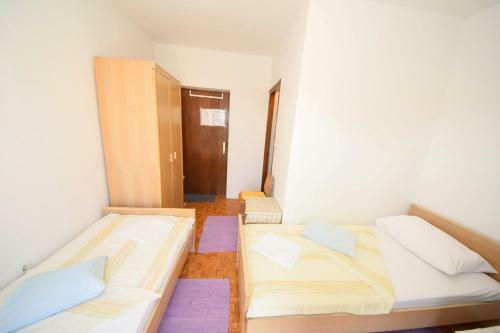 Hostal Rooms Sb