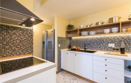 Four-bedroom Holiday Home In Orebic
