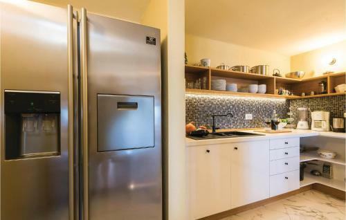 Four-bedroom Holiday Home In Orebic