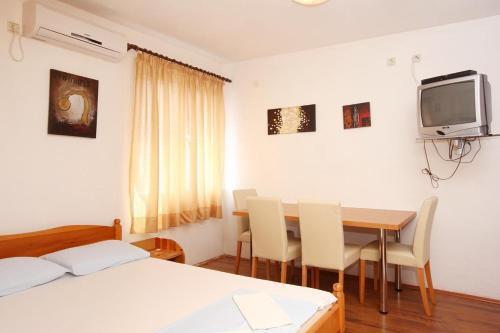 Apartment Orebic 10192a