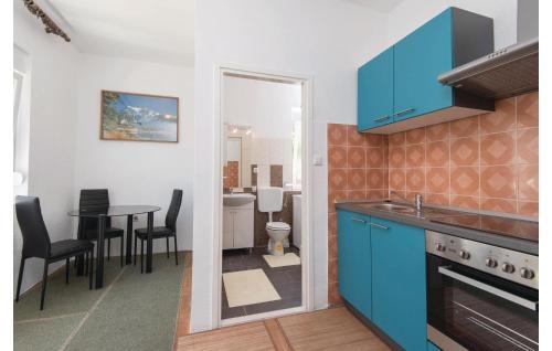 Six-bedroom Holiday Home In Orebic
