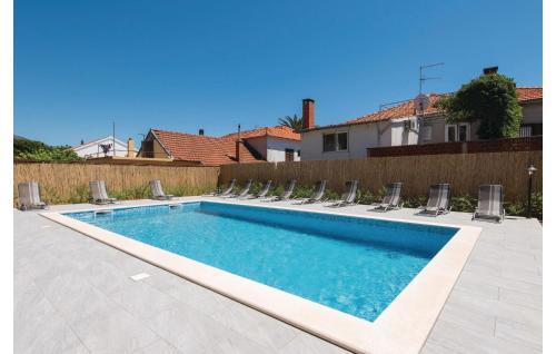Six-bedroom Holiday Home In Orebic