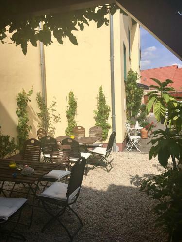 Hostal Hotel Garni Zum Rebstock