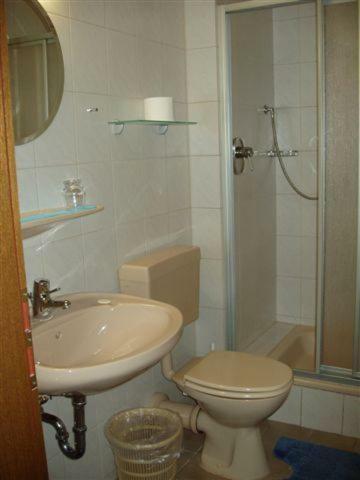 Hostal Fr�hst�ckspension Staller