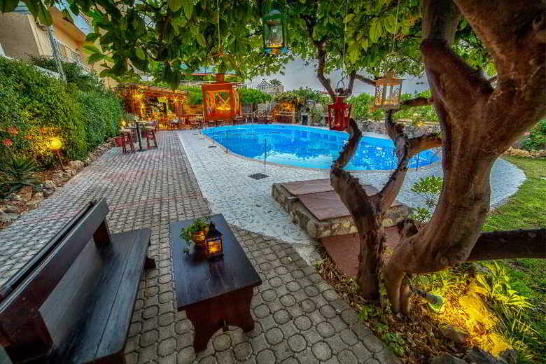 Hotel Roxani