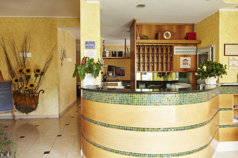Hotel 2000