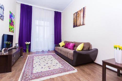 Apartment Nezavisimosti 13