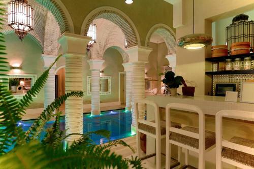 Hostal The Source