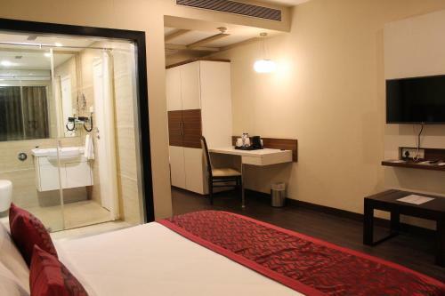 Hotel The Byke Suraj Plaza