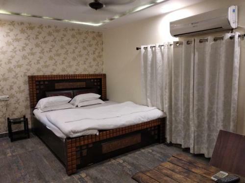 Hostal Ajay Guest House