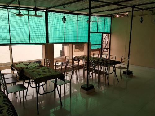 Hostal Ajay Guest House