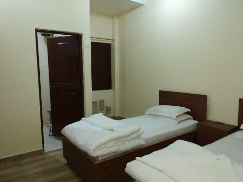 Hostal Ajay Guest House