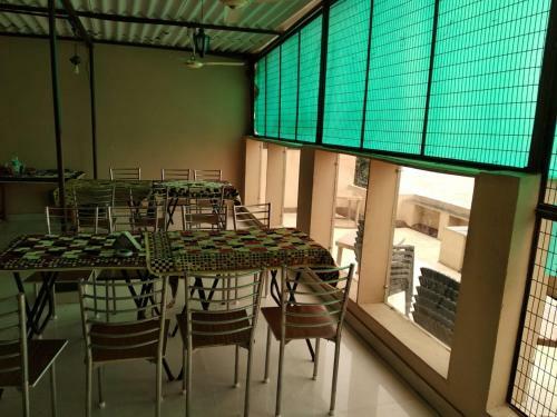 Hostal Ajay Guest House