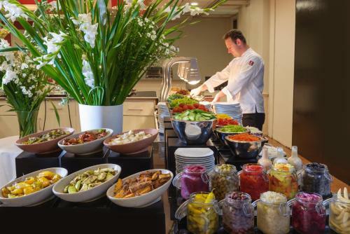 Hotel Leonardo Beach Tel Aviv