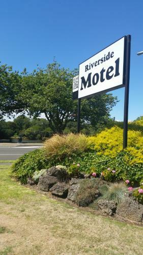 Riverside Motel