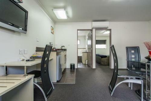 151 On London Motel & Conference Centre