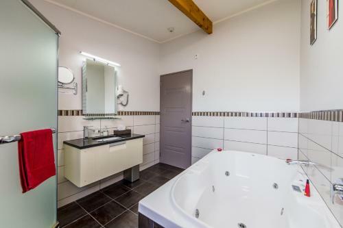 151 On London Motel & Conference Centre