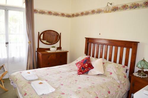 Braemar House B&B And Yha Hostel