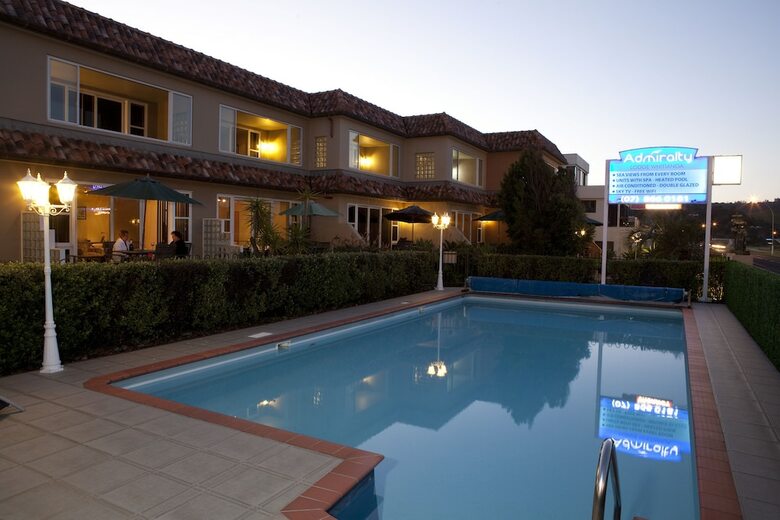 Admiralty Lodge Motel