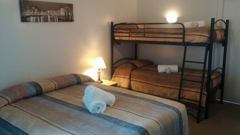Raymar Motor Inn