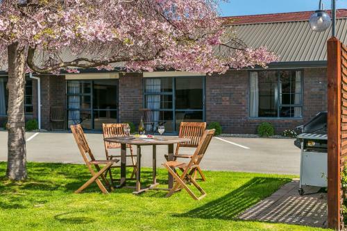 Aston Court Motel
