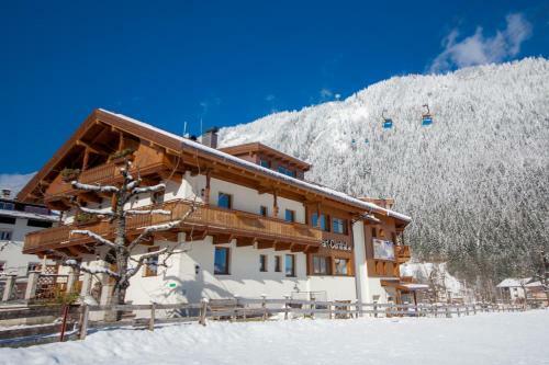 Aparthotel Apart Central ? Premium Mountain&garden