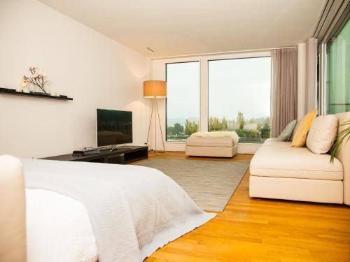 Penthouse Apartments Lakeside
