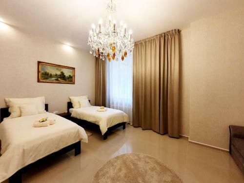 Madonna Apartments