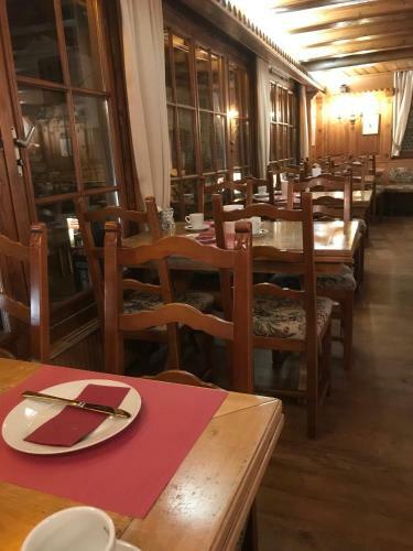 Petit Helvetia Budget Hotel