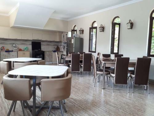 Hostal House On Moryakov 51