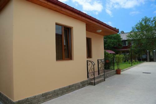 Nikos House