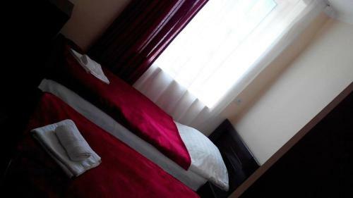 Hostal Lomari's Guest House