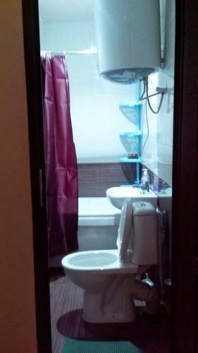 Hostal Lomari's Guest House