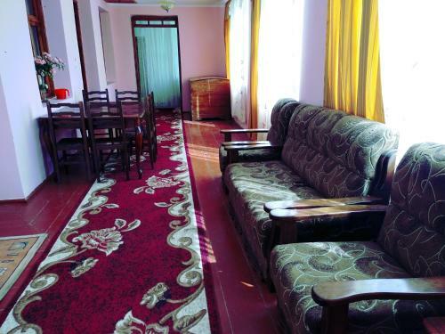 Hostal Eco Guest House Latali