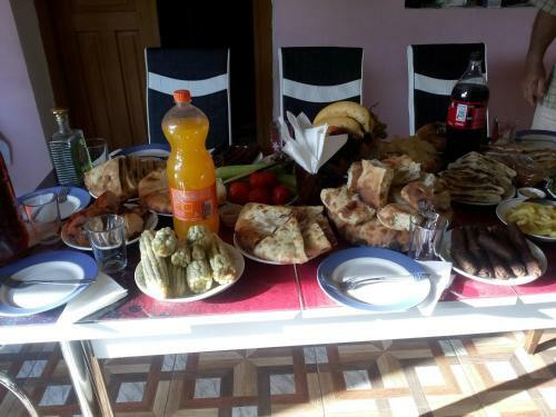Hostal Eco Guest House Latali