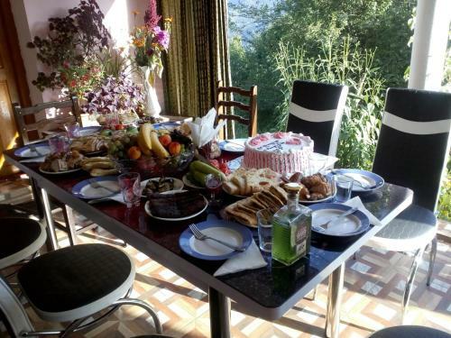 Hostal Eco Guest House Latali