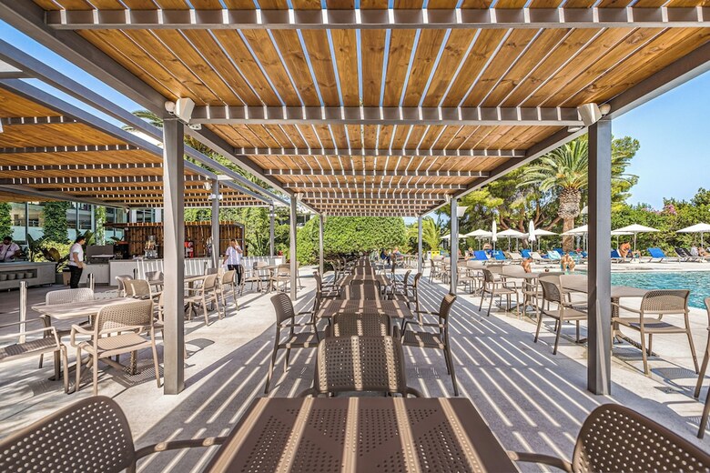 Hotel Caravia Beach