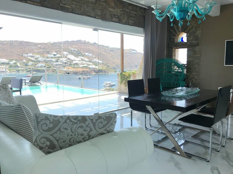 Kivotos Clubhotel