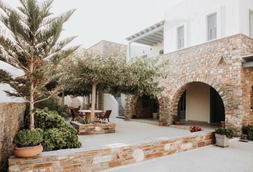 Aparthotel Augustis Suites