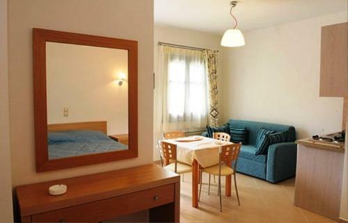 Aparthotel Augustis Suites
