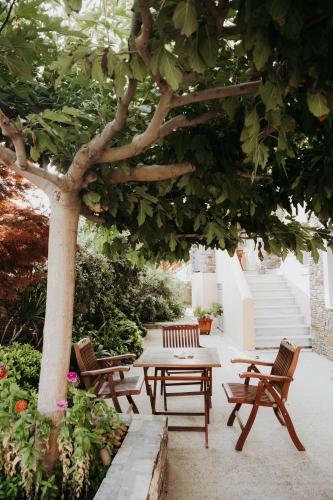 Aparthotel Augustis Suites