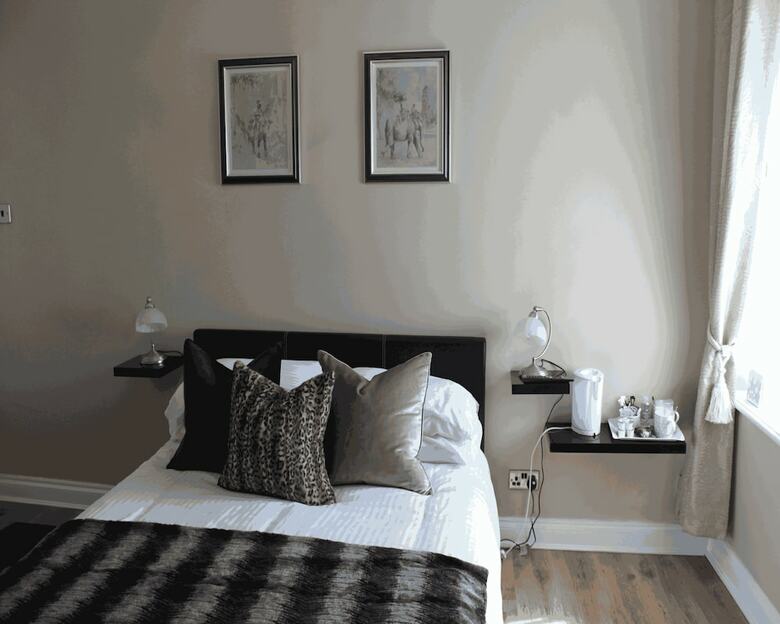 Hostal Devon House Guest House